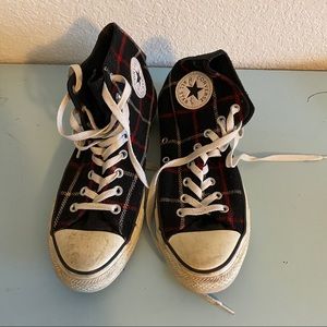 Black/White/Red Plaid Converse Size 8.5